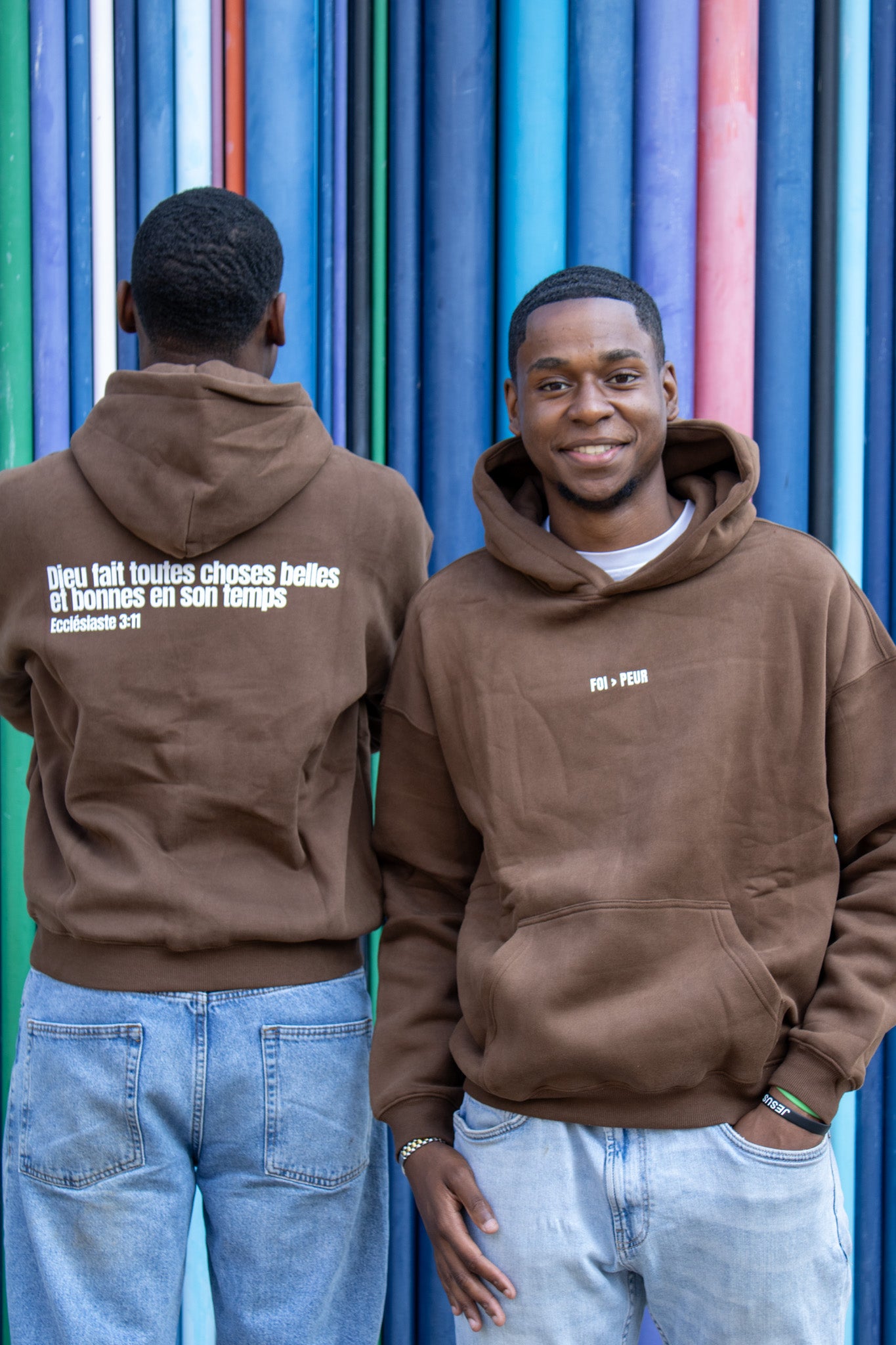 Le hoodie "Faith > Fear"